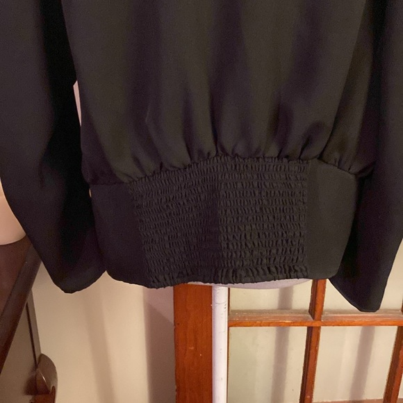 Express Womens Puff Sleeve V-neck Ruffle Shoulder Long Sleeve Top Black Size L - Picture 11 of 11